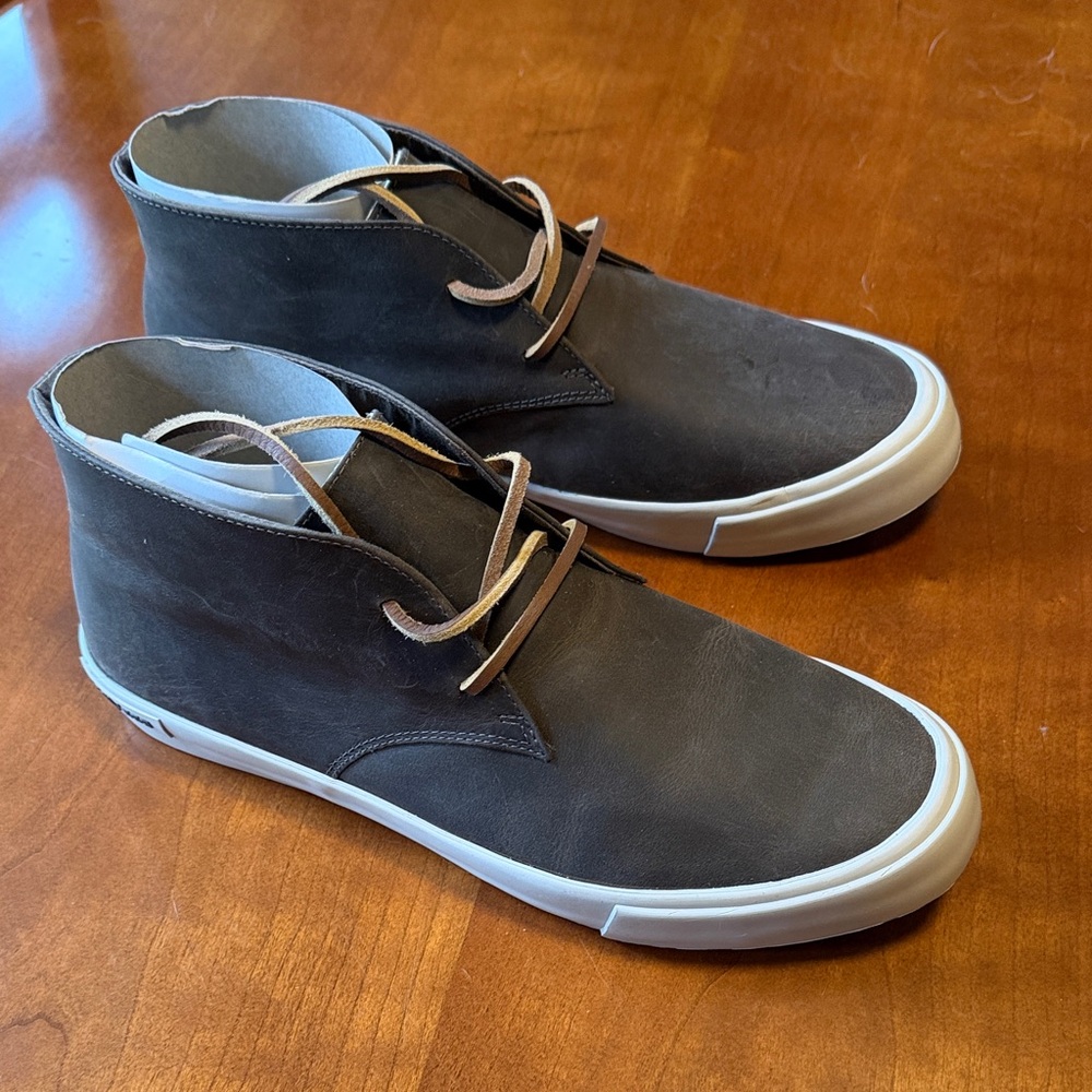 SeaVees Men's Maslon Desert Boot (Charcoal Rugged Workwear Leather)